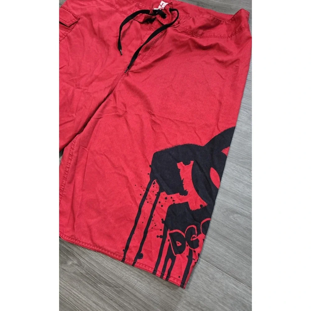 Y2K VTG DC Shoes Board Shorts Red Graphic Logo Cargo Graffiti Skate Surf Mens 38
